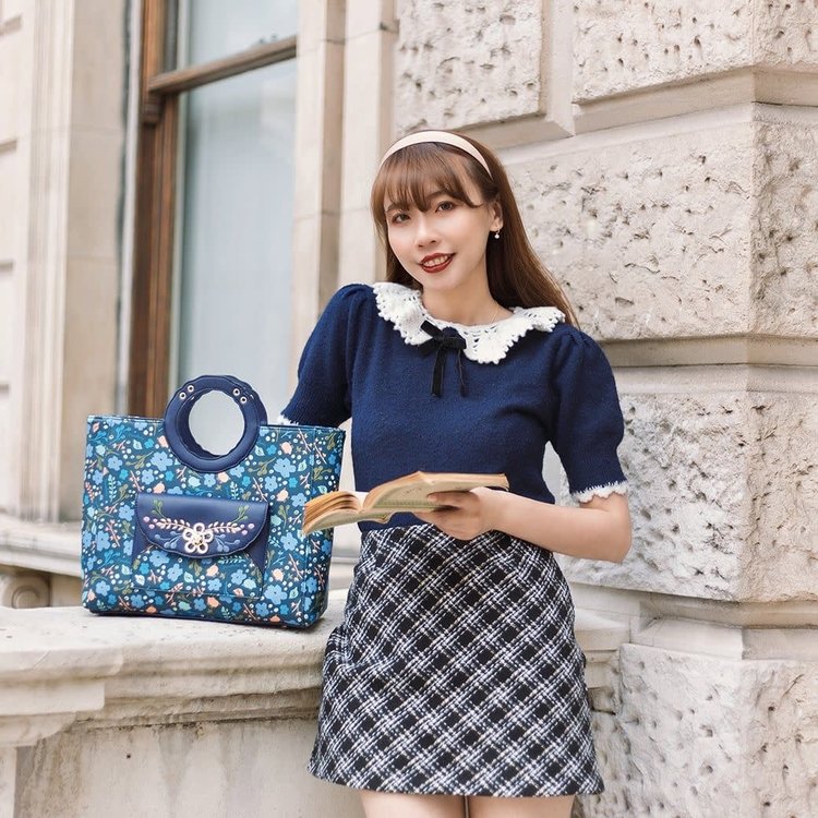 Vendula Piggy Bank Large Cutout Handle Tote