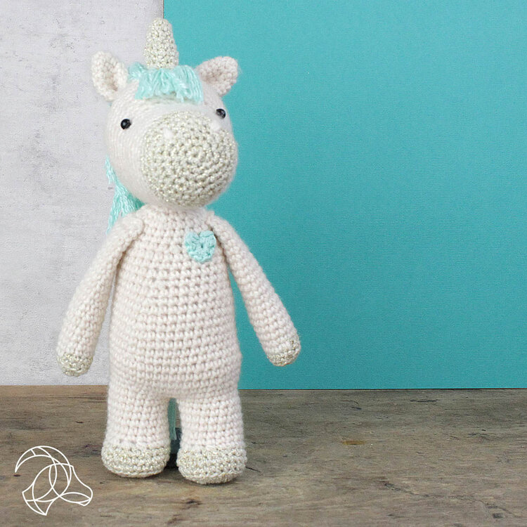 Hardicraft Holly Unicorn DIY Crochet Kit