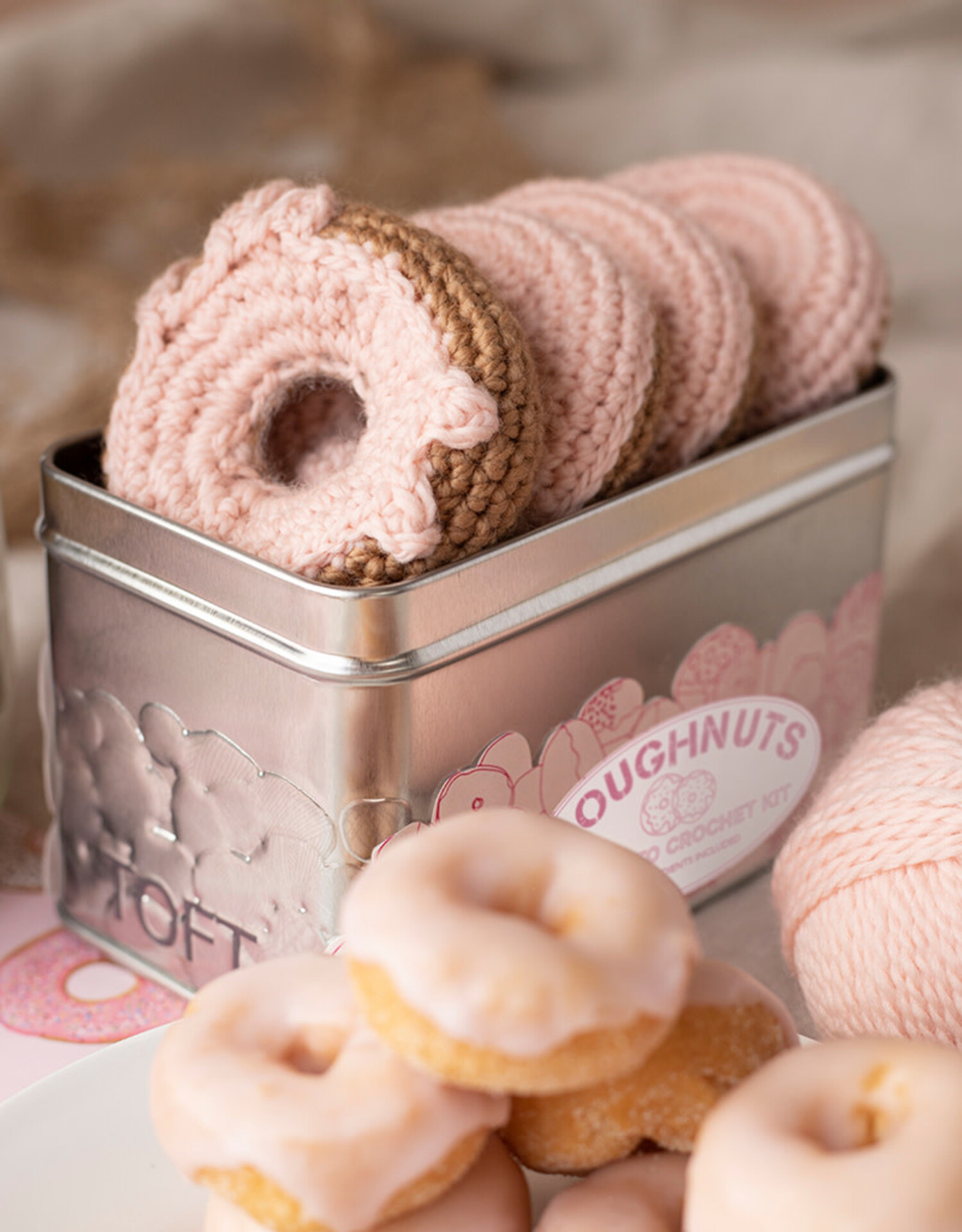 Dougnuts in a Tin - Sealed with a Kiss