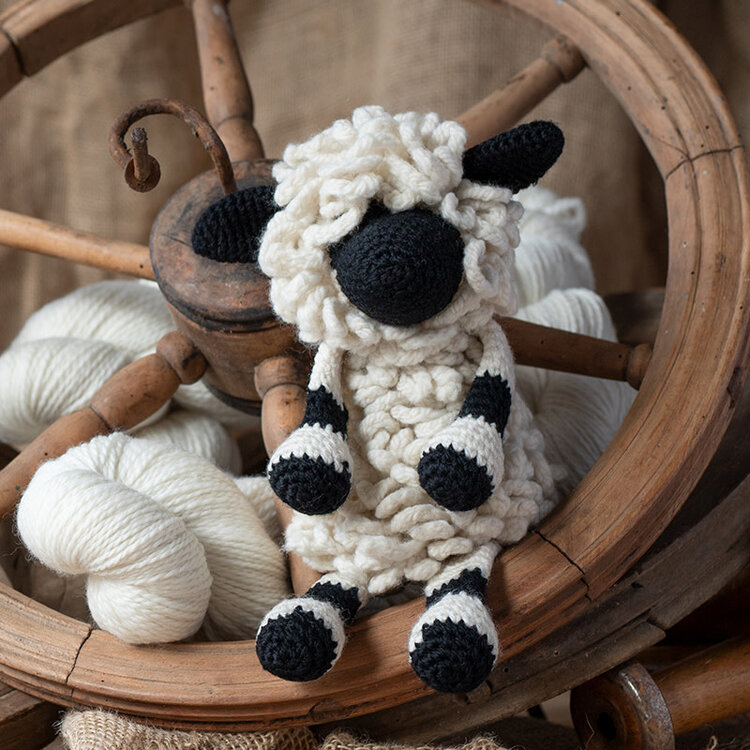 TOFT Lisa the Black Nosed Sheep