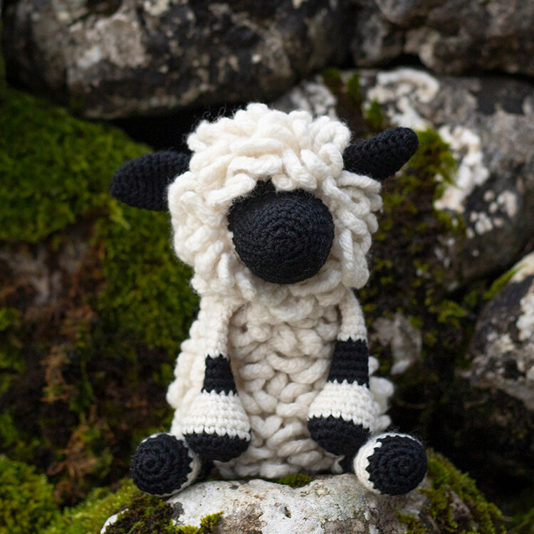 TOFT Lisa the Black Nosed Sheep