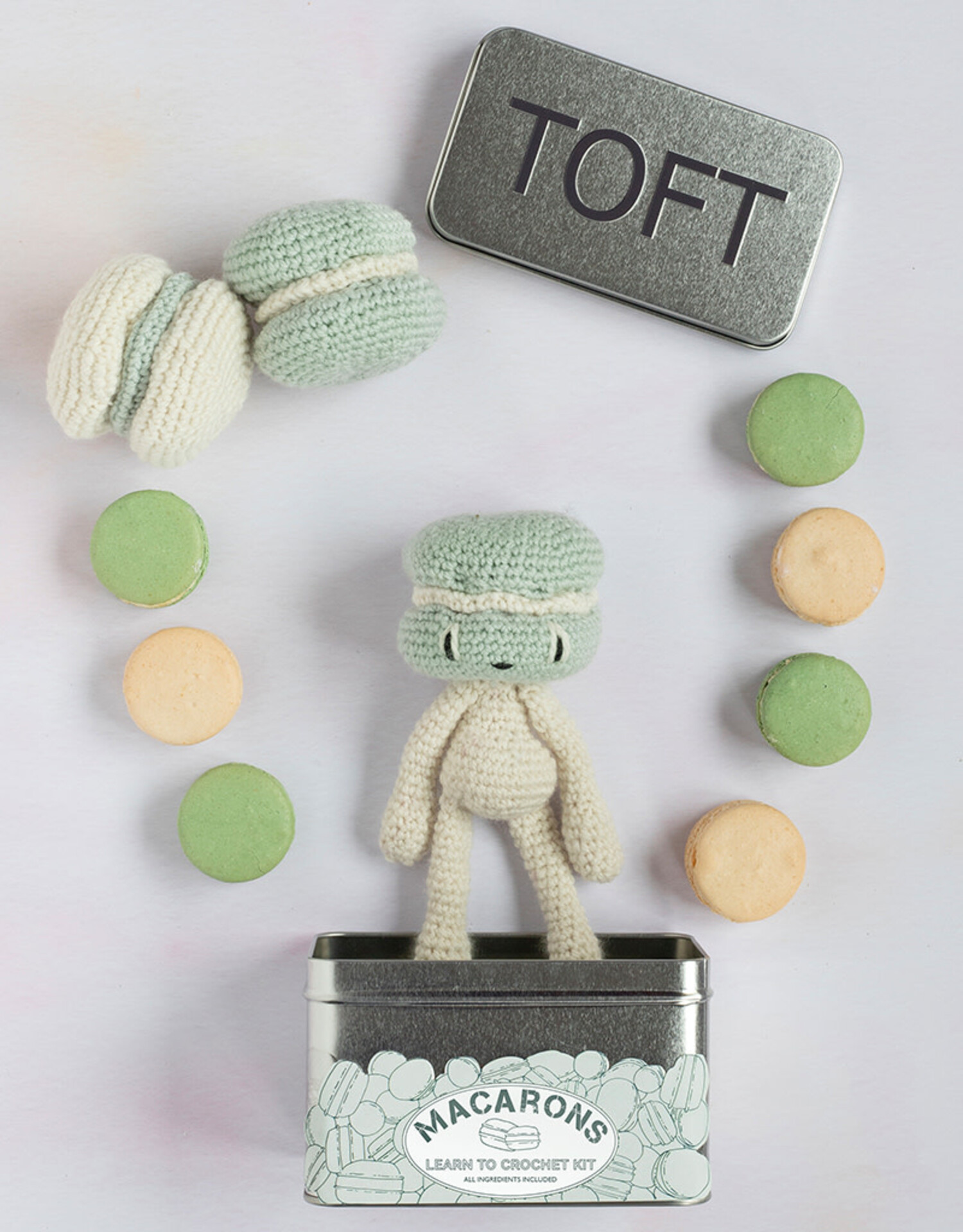 Macarons in a Tin - Sealed with a Kiss