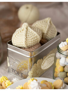TOFT Meringues in a Tin