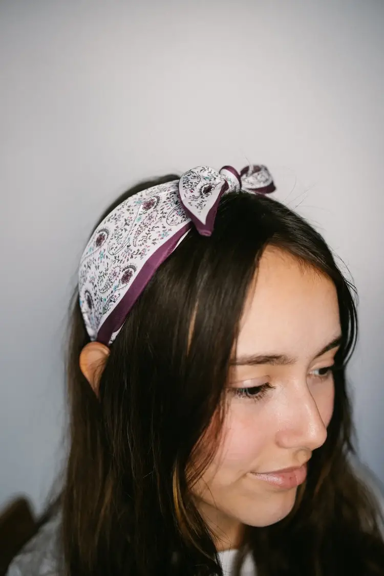 Gray Bird Label Paisley Headband (Purple)