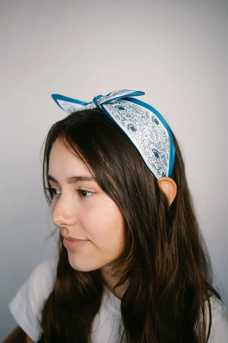 Gray Bird Label Paisley Headband (Bright Blue)