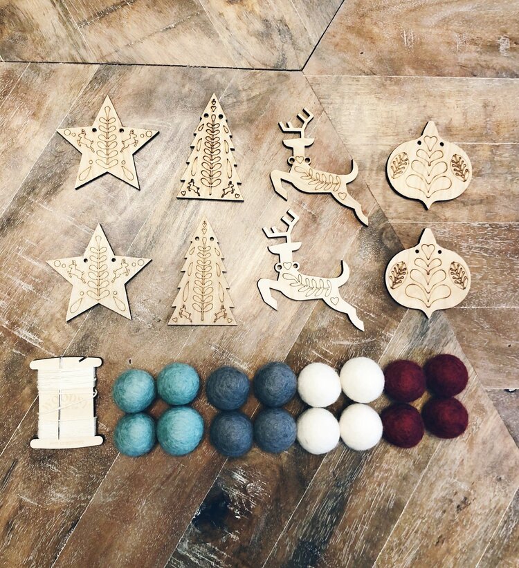 Woodsy Craft Co. Vintage Christmas DIY Craft Kit