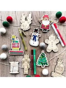 Woodsy Craft Co. Christmas Spirit DIY Craft Kit