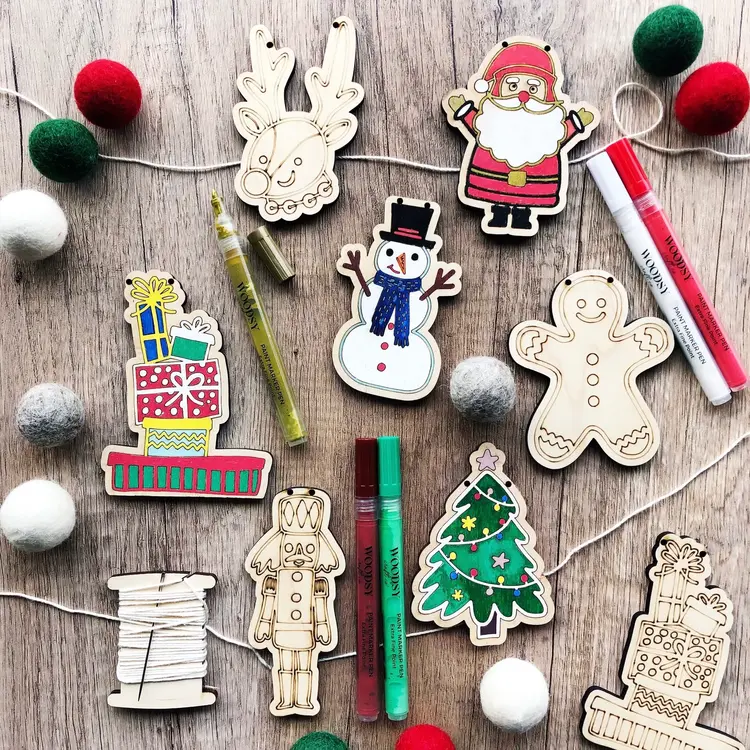 Woodsy Craft Co. Christmas Spirit DIY Craft Kit