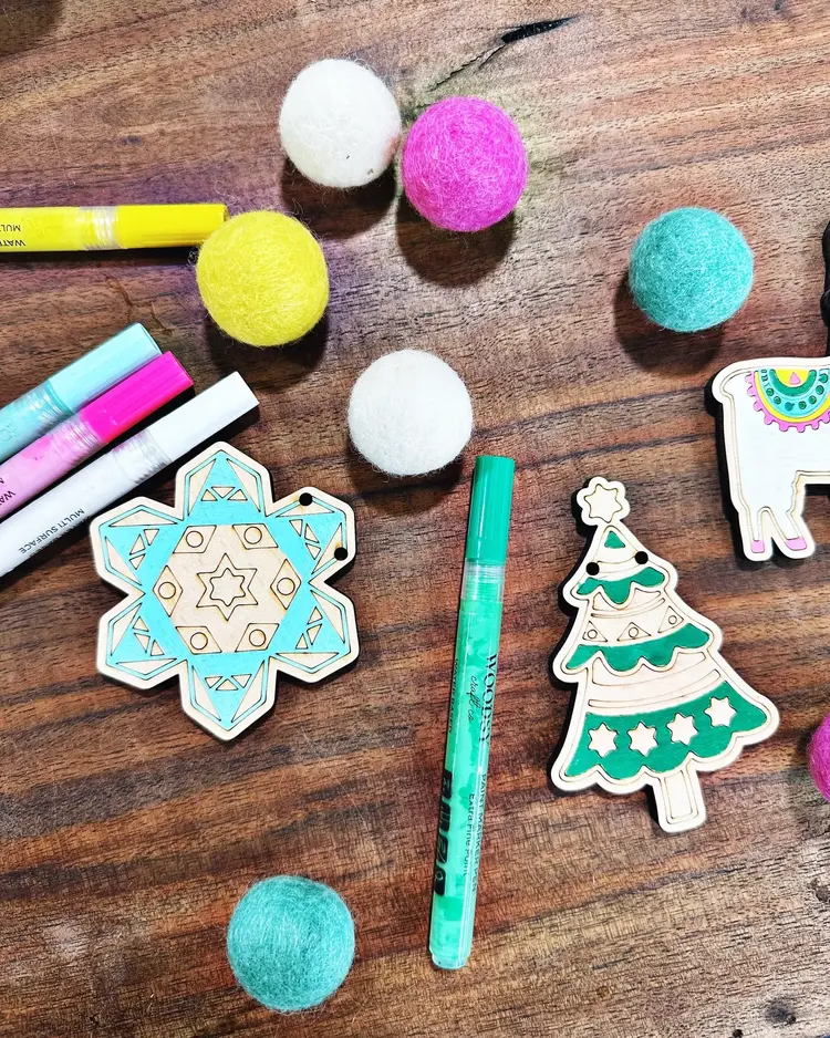 Woodsy Craft Co. Fa-La-Llama DIY Craft Kit