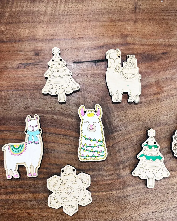 Woodsy Craft Co. Fa-La-Llama DIY Craft Kit