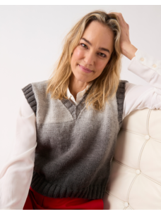 Sirdar Vest In Show Pullover