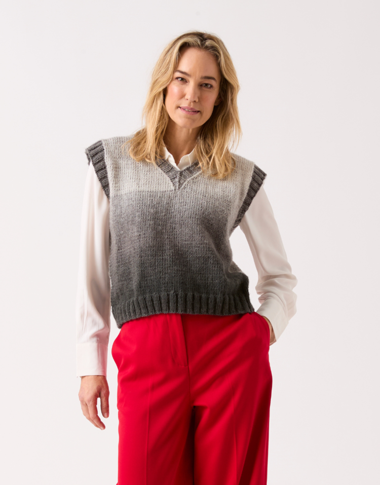 Sirdar Vest In Show Pullover