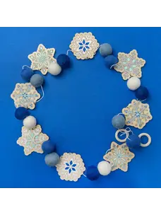 Woodsy Craft Co. Snowflake DIY Craft Kit