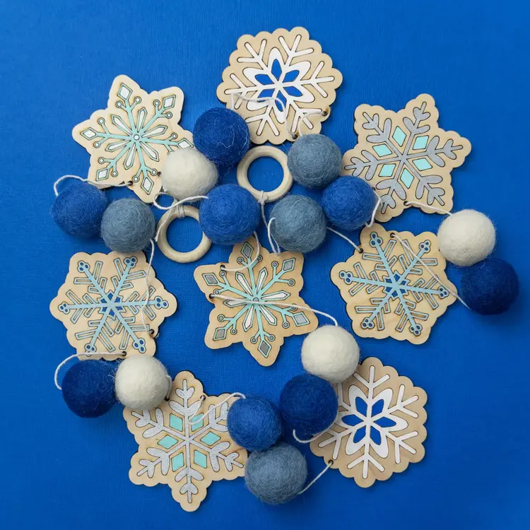 Woodsy Craft Co. Snowflake DIY Craft Kit