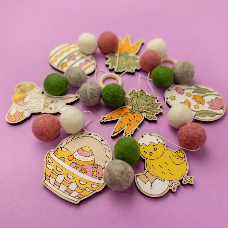 Woodsy Craft Co. Easter DIY Craft Kit