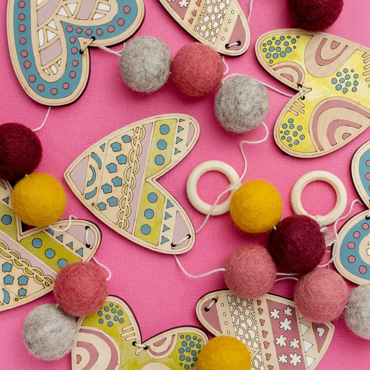 Woodsy Craft Co. Heart DIY Craft Kit