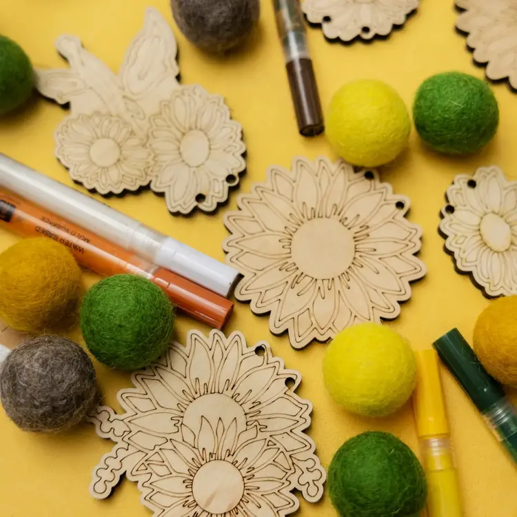 Woodsy Craft Co. Sunflower DIY Craft Kit