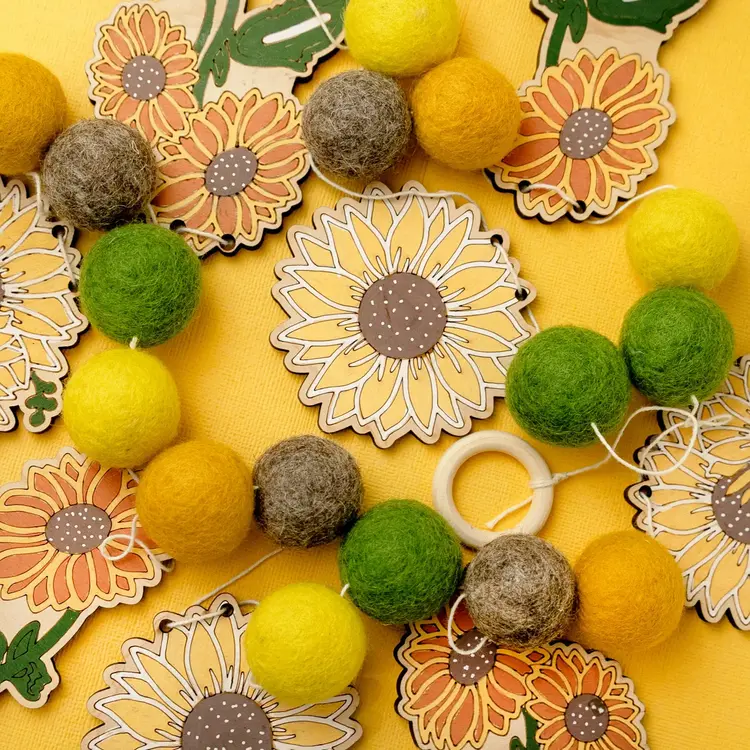 Woodsy Craft Co. Sunflower DIY Craft Kit