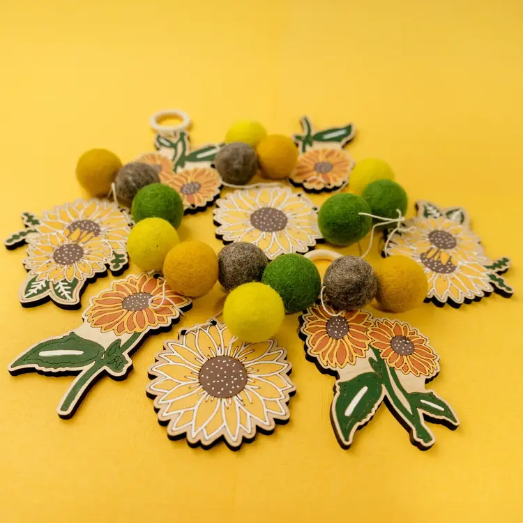 Woodsy Craft Co. Sunflower DIY Craft Kit