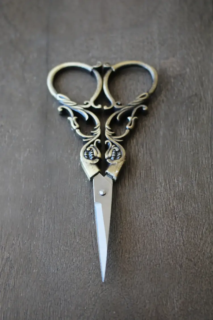 NNK Press Storybook Scissors (Antique Gold)