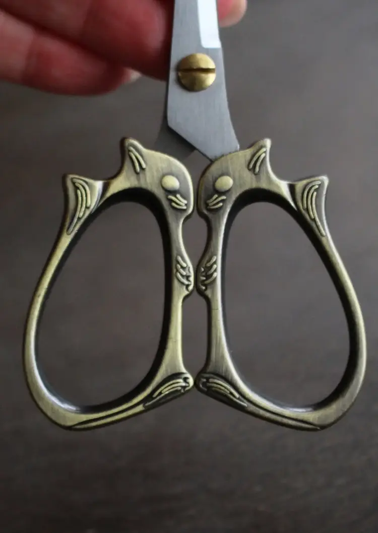 NNK Press Squirrel Scissors