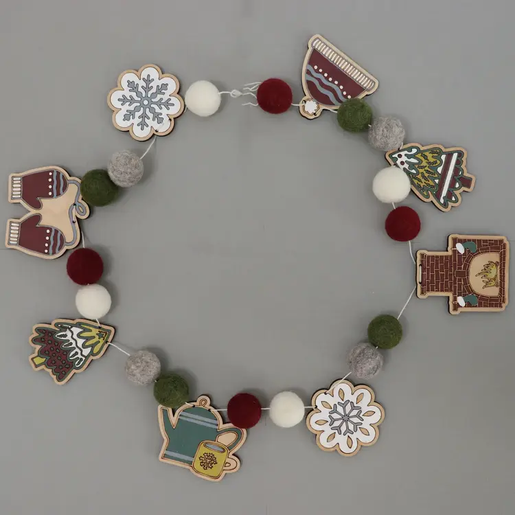 Woodsy Craft Co. Cozy Christmas DIY Craft Kit