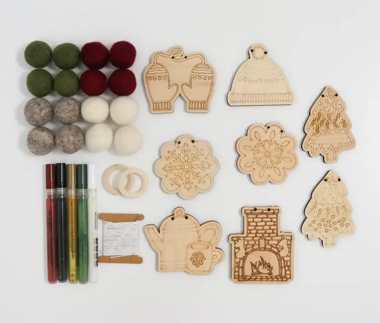 Woodsy Craft Co. Cozy Christmas DIY Craft Kit