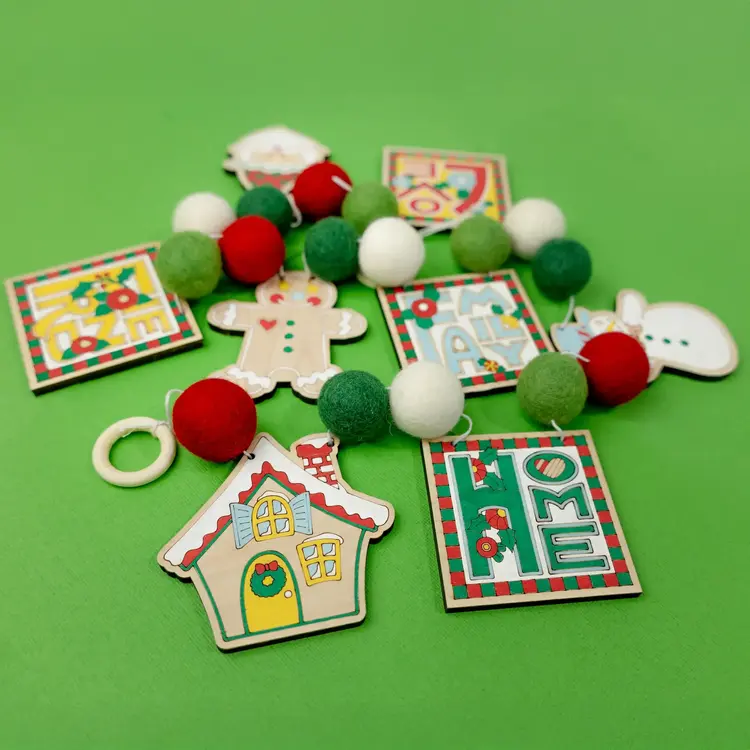 Woodsy Craft Co. Home for the Holidays DIY Craft Kit