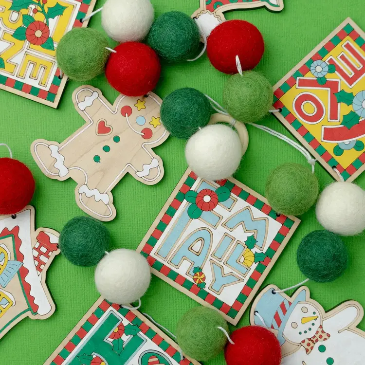 Woodsy Craft Co. Home for the Holidays DIY Craft Kit