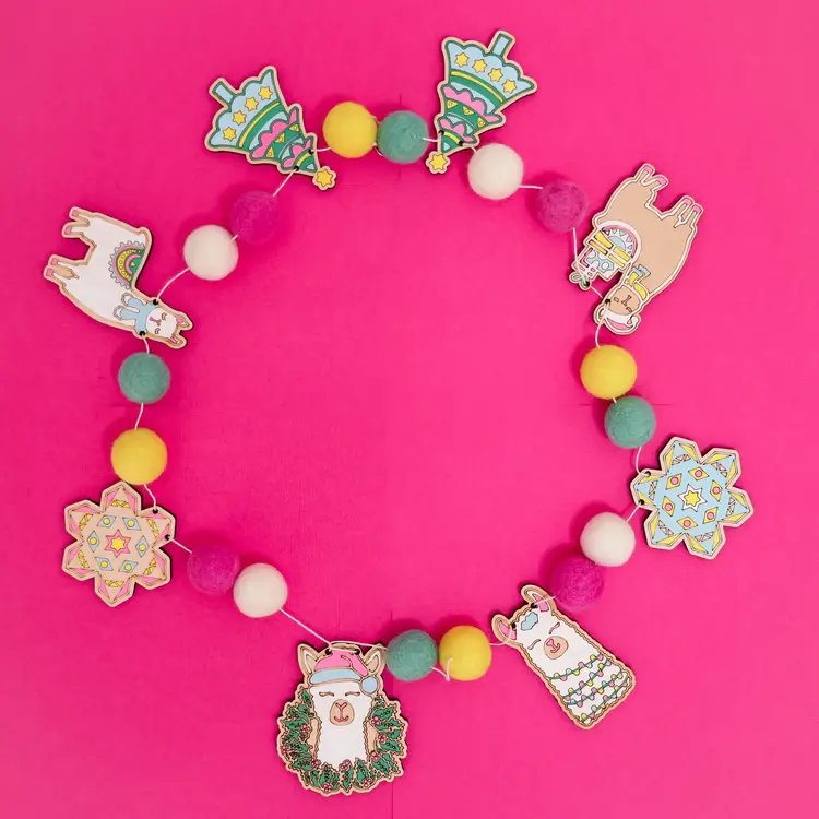 Woodsy Craft Co. Fa-La-Llama DIY Craft Kit