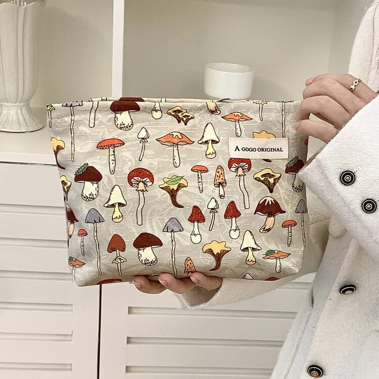 Mushroom Accessory Bag (Khaki)