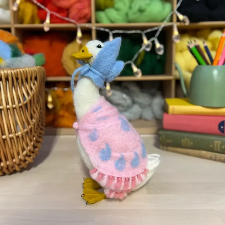 The Crafty Kit Company Beatrix Potter - Jemima Puddleduck Needle Felting Kit