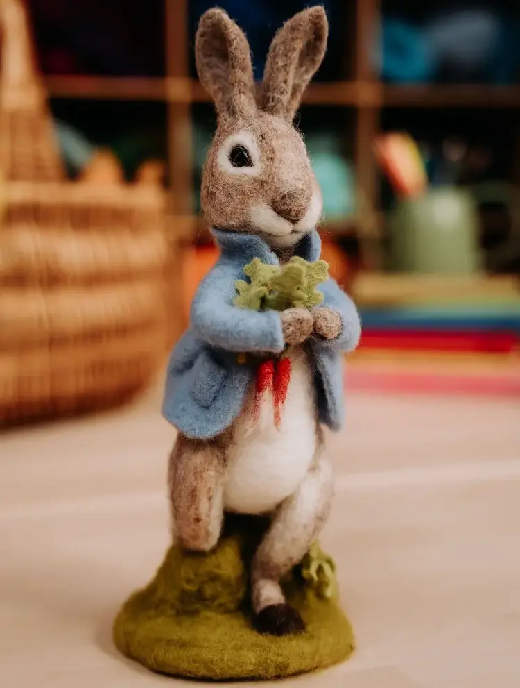 The Crafty Kit Company Beatrix Potter - Peter Rabbit and the Stolen Radishes Neede Felting Kit