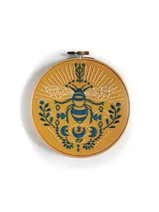 Rikrack Bee Embroidery Kit