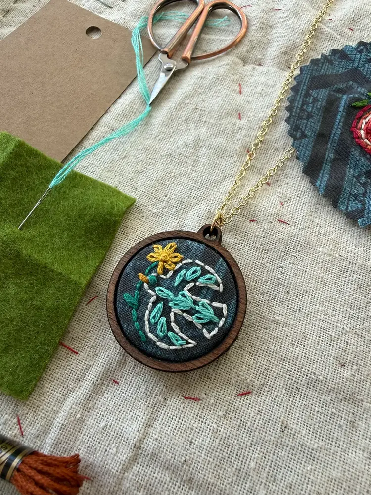 Rikrack Bird Embroidery Necklace Kit