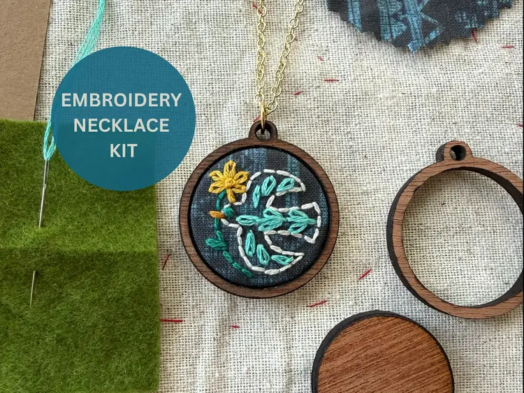 Rikrack Bird Embroidery Necklace Kit