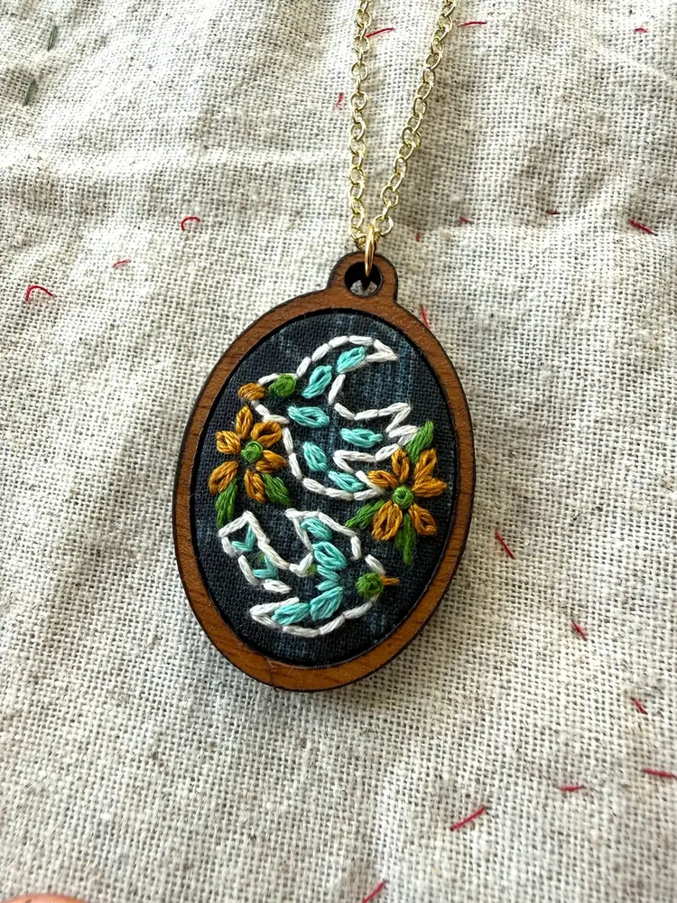 Rikrack Birds Embroidery Necklace Kit