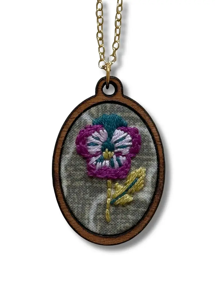 Rikrack Pansy Embroidery Necklace Kit