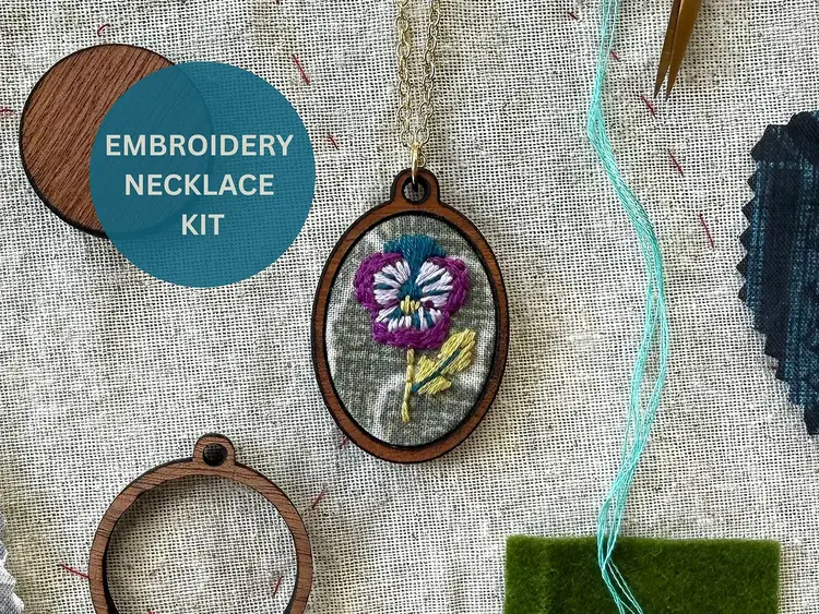 Rikrack Pansy Embroidery Necklace Kit