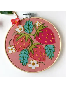 Rikrack Strawberries Embroidery Kit