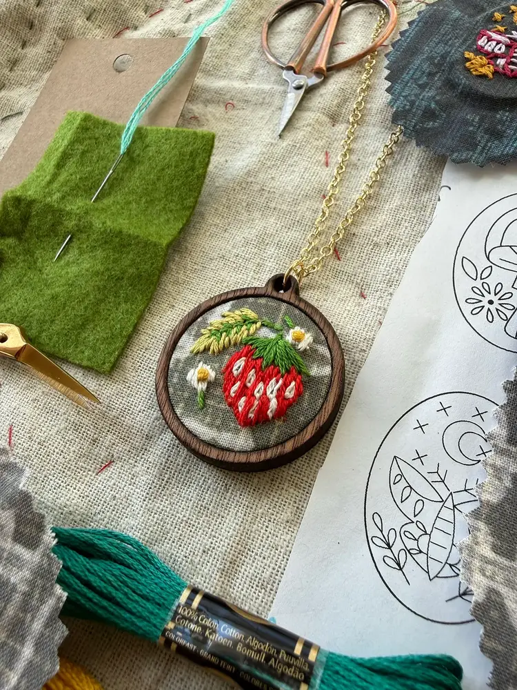 Rikrack Strawberries Embroidery Necklace Kit