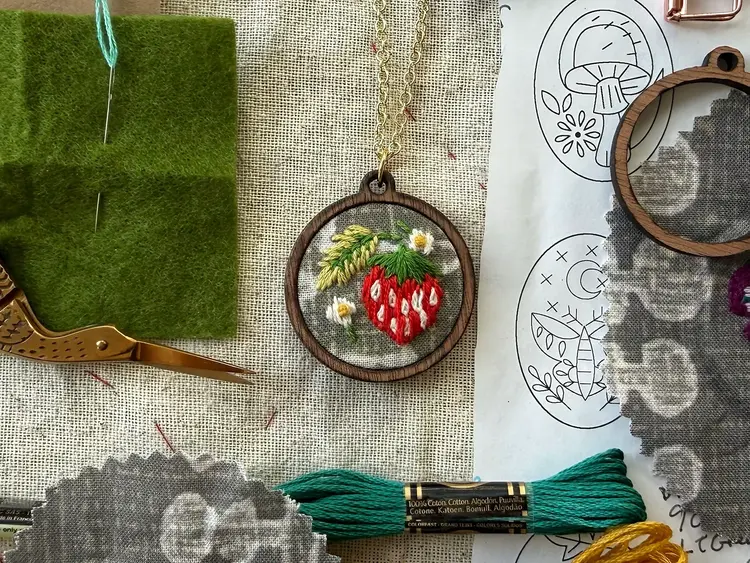 Rikrack Strawberries Embroidery Necklace Kit