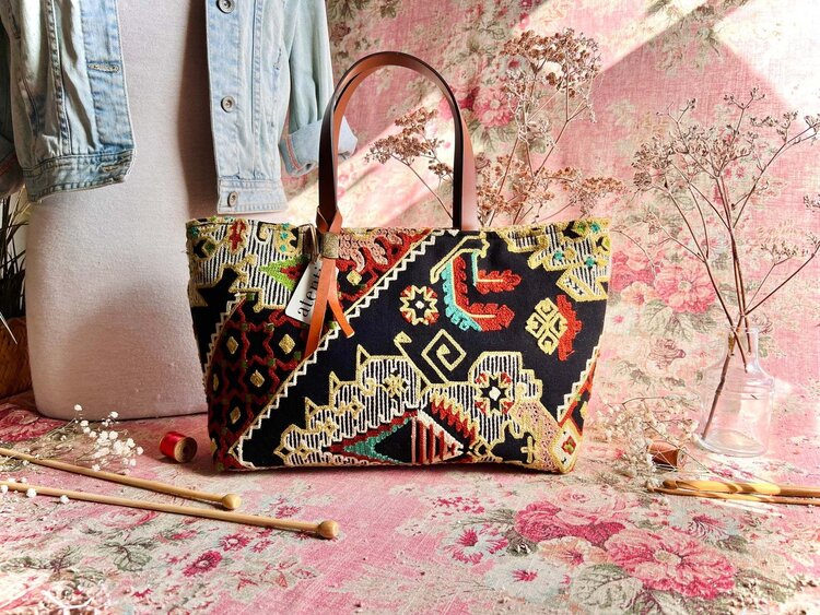 Atenti Sew Crewel Divina Bag