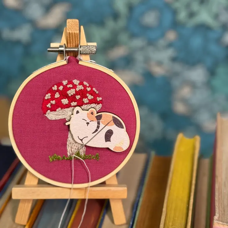 The Crafty Kit Company Cat Needle Minder (Calico)