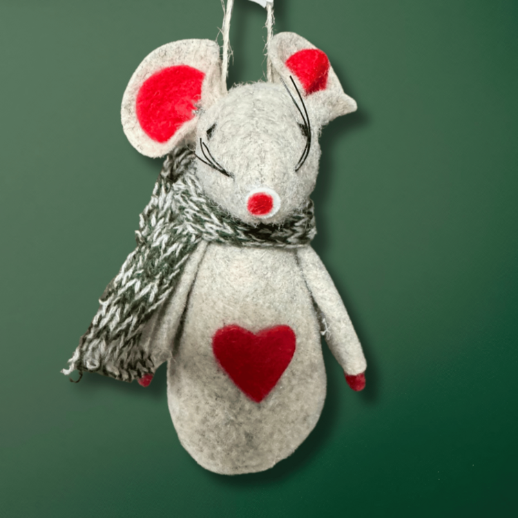One Hundred 80 degrees Christmas Mouse | Red Heart