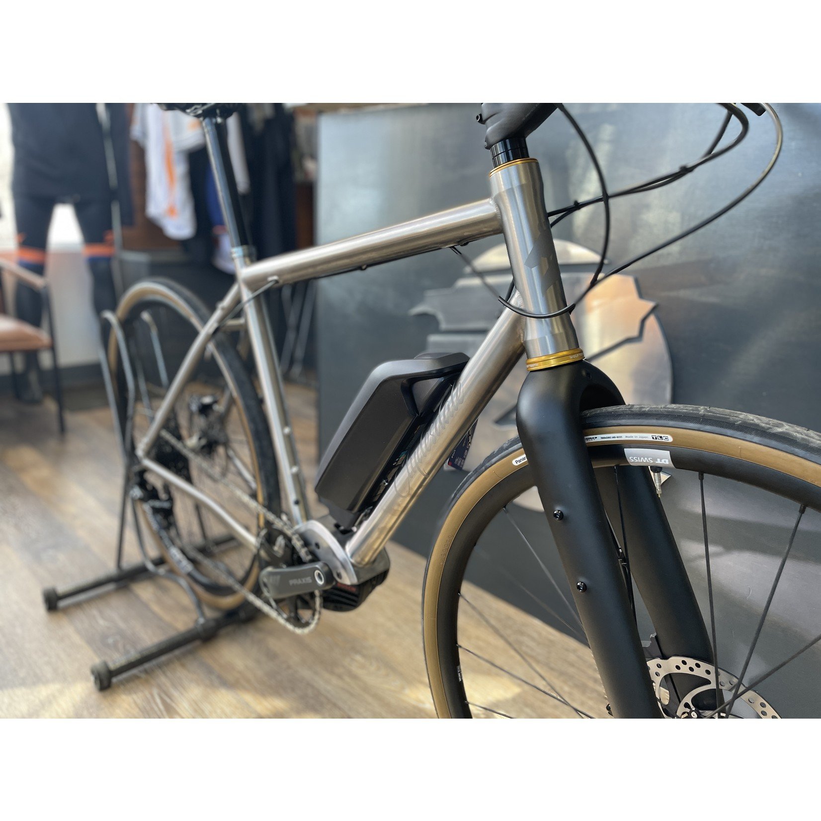 Clydesdale Clydesdale Whip - Titanium gravel/road/touring E-bike