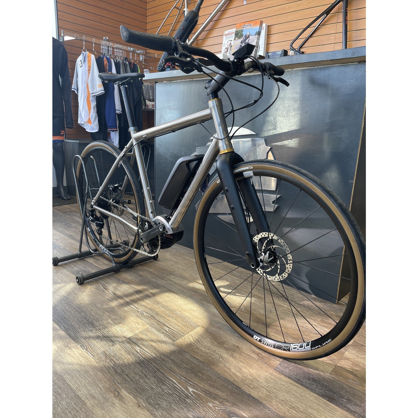 Clydesdale Clydesdale Whip - Titanium gravel/road/touring E-bike