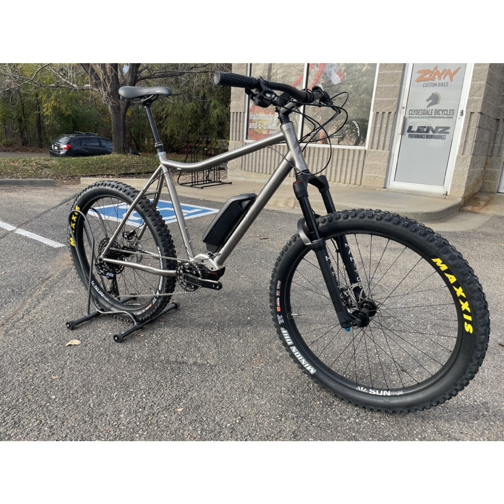 Clydesdale Clydesdale Spur - Titanium Electric Fat Bike/29er