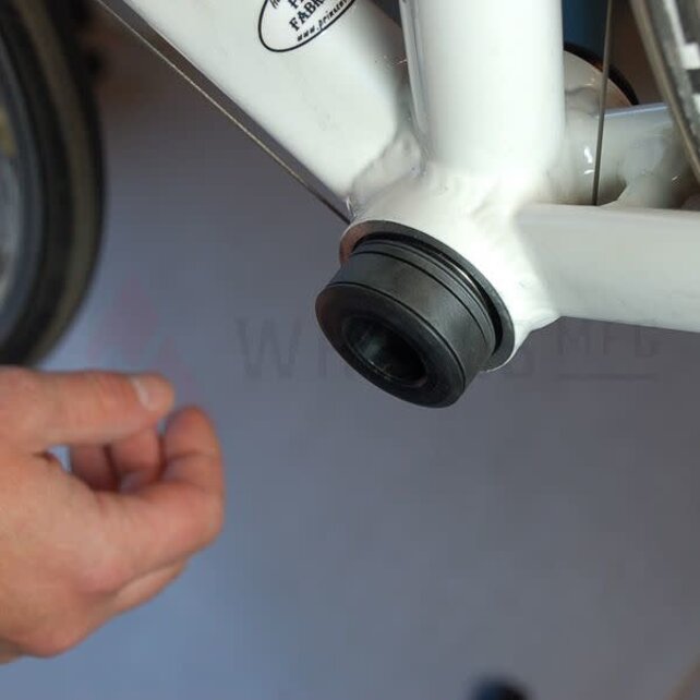 Wheels Mfg Bottom Bracket Adapter - BB/PF30 Universal Adapter for 22/24mm Spindle Cranks (SRAM/TruVativ) Wheels Mfg Bottom Bracket Adapter - BB/PF30 Universal Adapter for 22/24mm Spindle Cranks (SRAM/TruVativ)