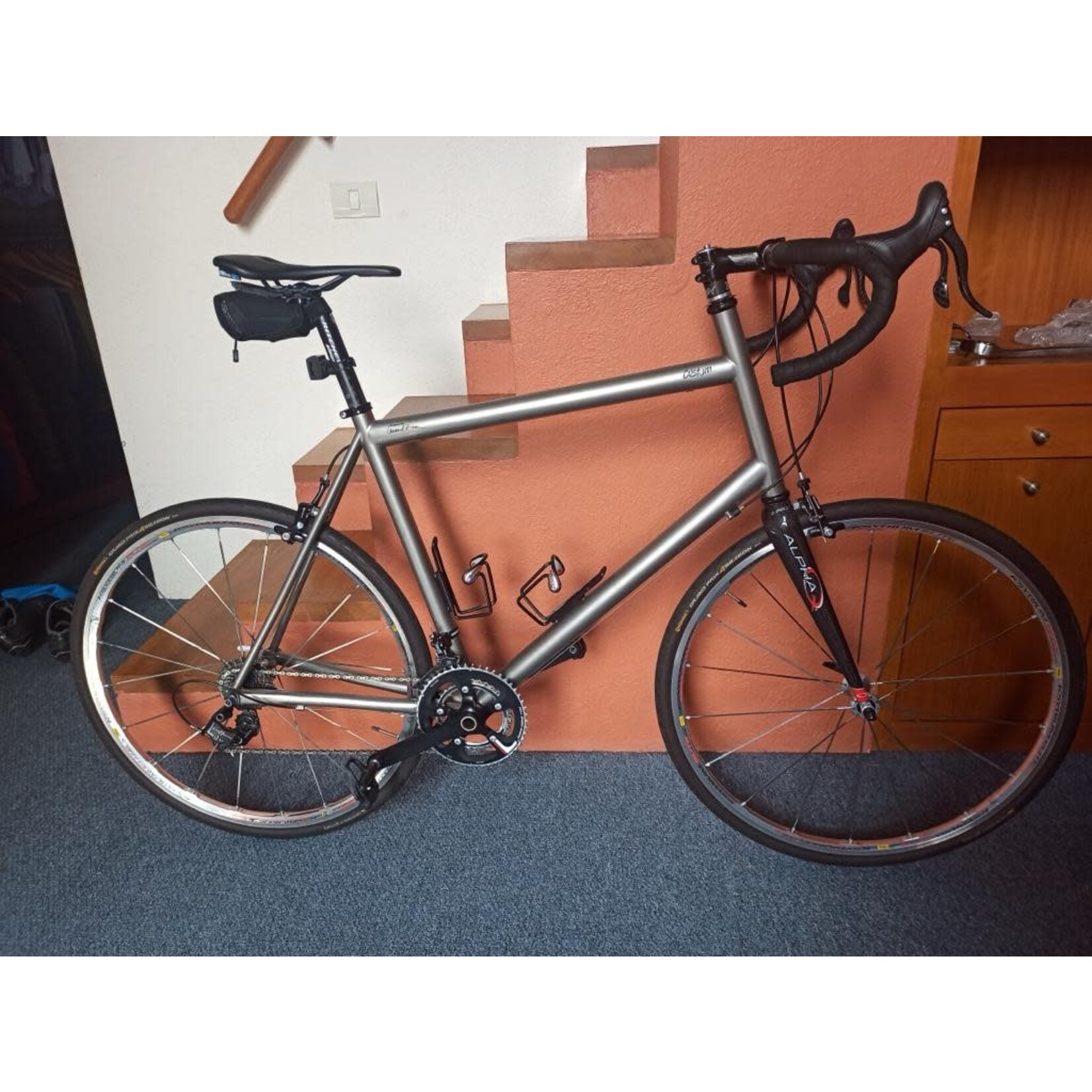 Zinn Cycles Zinn Custom Titanium Road Bike - Used in excellent condition for 6'4" - 6'7" rider -